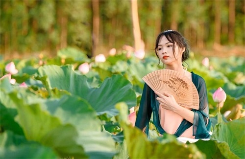 女孩悲伤网名大全