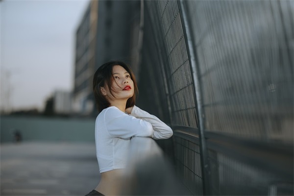 特别想念一个人的句子 最动心的情话