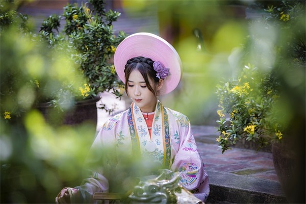 经典句子：人，要学会装傻