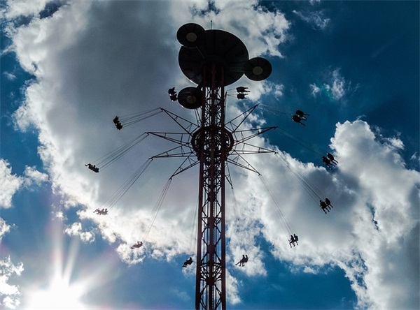 充满遗憾又伤感 不能分担你的忧愁的句子