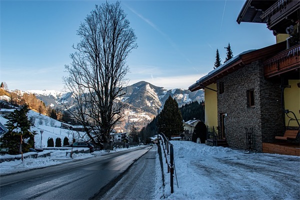 开学典礼的主持稿通用