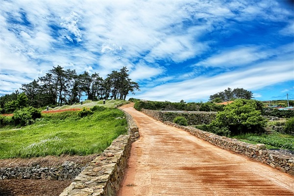 带莫字的霸气的网名男