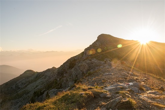 女生个性非常霸气句子 霸气的句子王者风范女